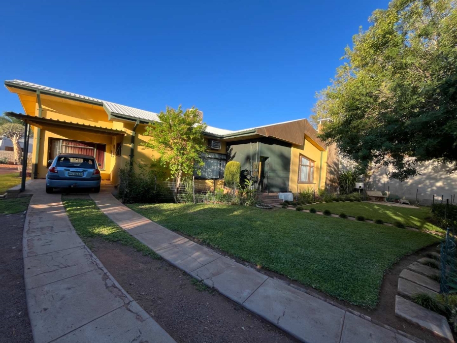 5 Bedroom Property for Sale in Die Rand Northern Cape